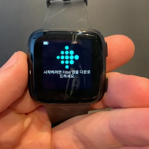 Fitbit Versa - Picture 2 of 3